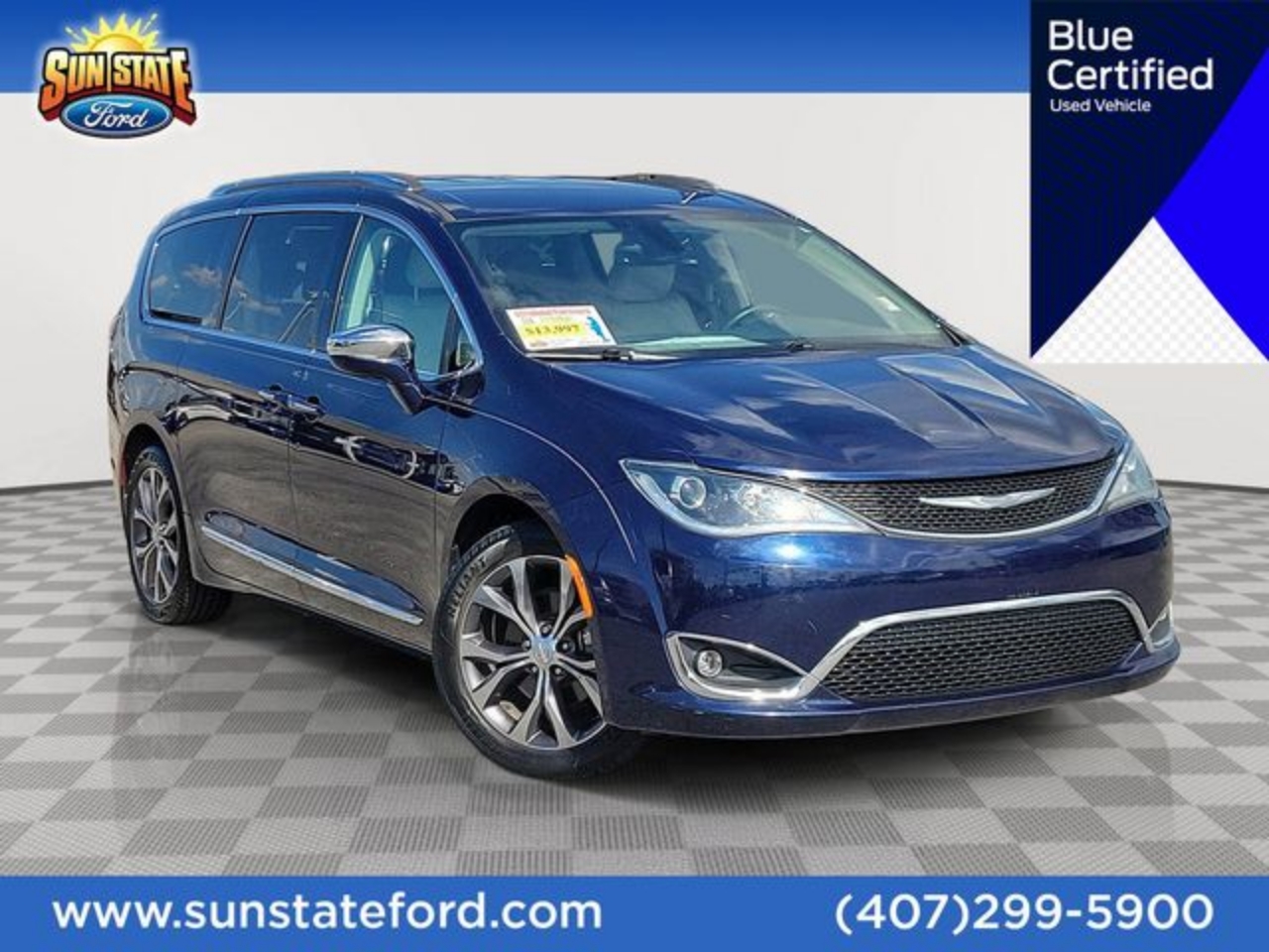 2017 Chrysler Pacifica Limited's photo