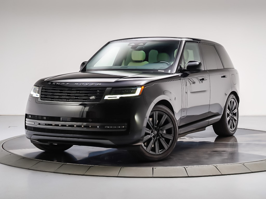 2026 Land Rover Range Rover P550e SE