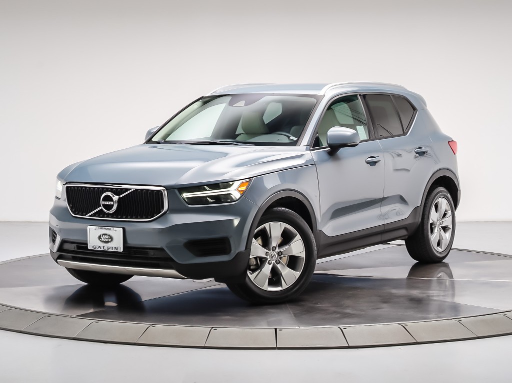 2020 Volvo XC40 T5 Momentum