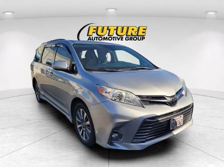 2020 Toyota Sienna XLE