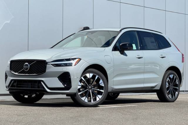 2026 Volvo XC60 Plug-In Hybrid T8 Plus