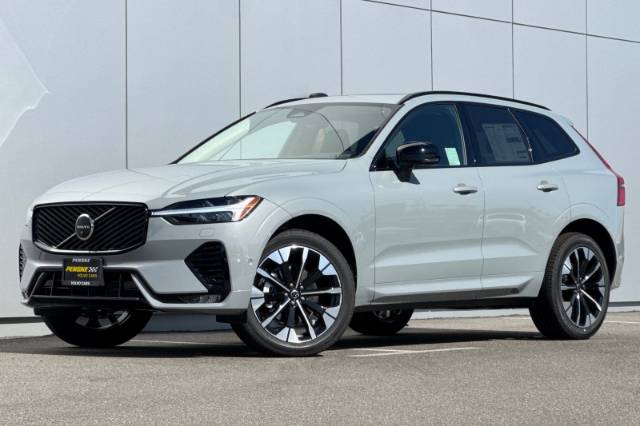 2026 Volvo XC60 B5 Plus