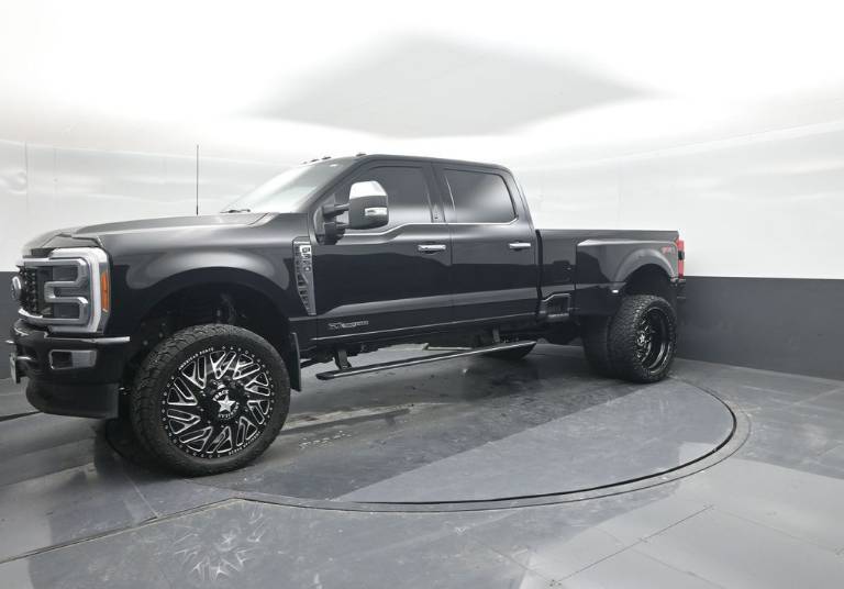 2023 Ford Super Duty F-350 DRW Platinum