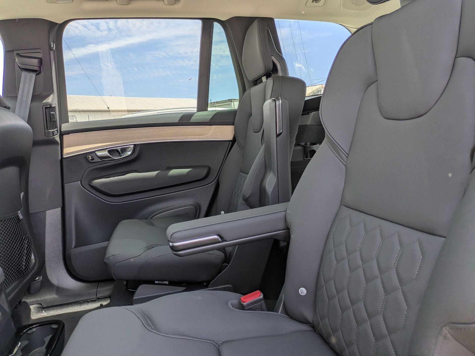 2026 Volvo XC90 Plus - Photo 12