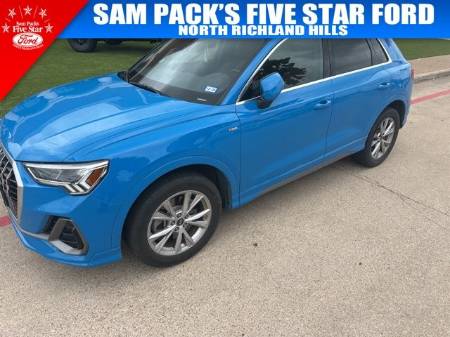 2023 Audi Q3 Premium