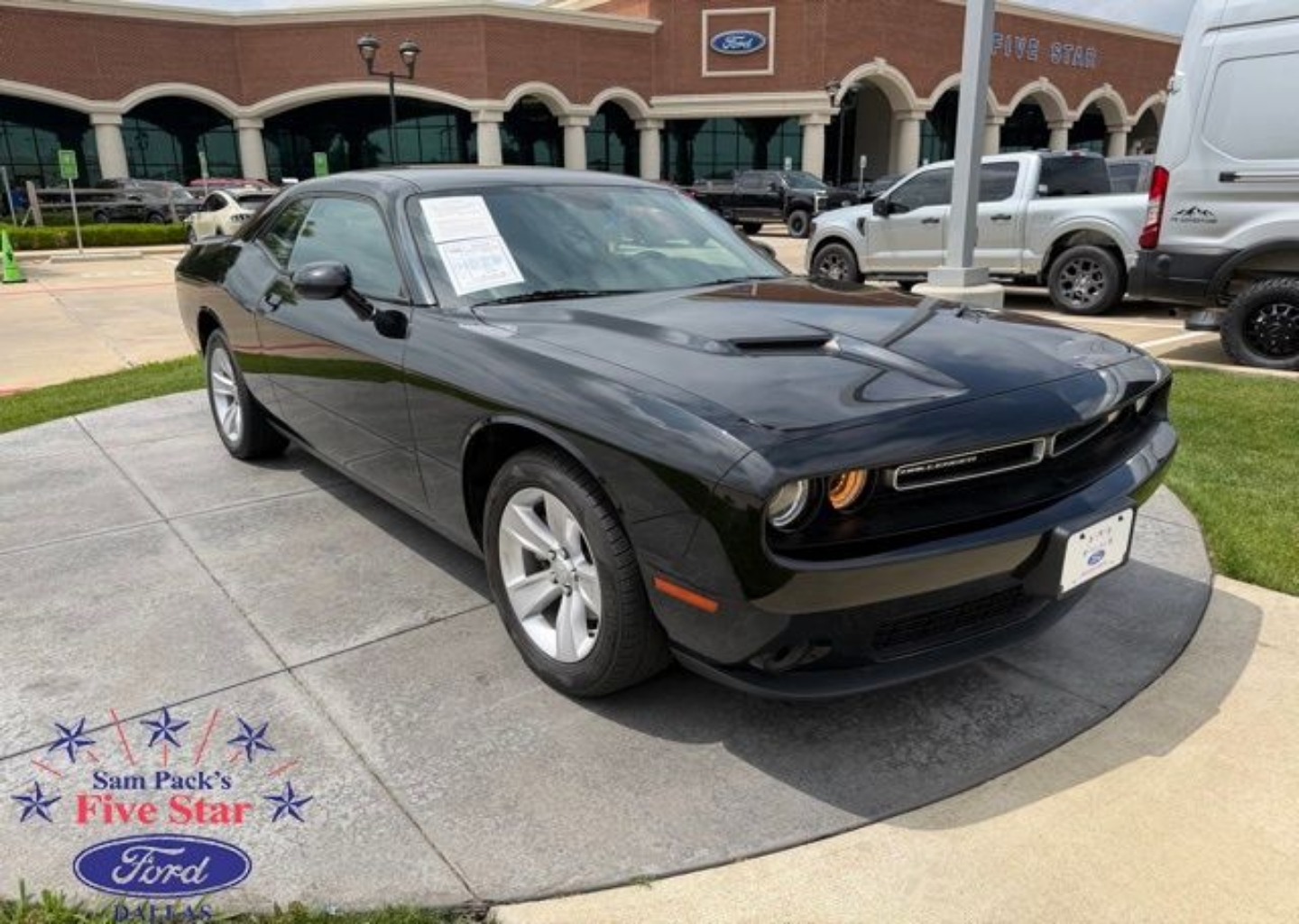2023 Dodge Challenger SXT