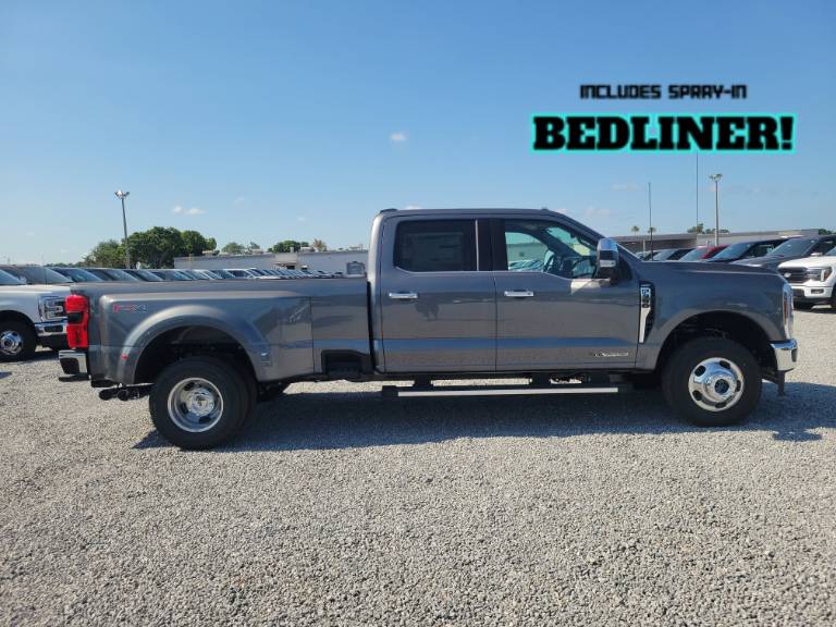 2026 Ford Super Duty F-350 DRW LARIAT