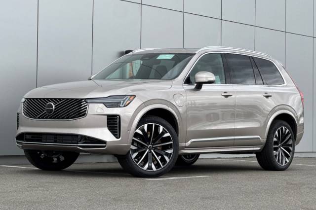 2026 Volvo XC90 Plug-In Hybrid T8 Plus