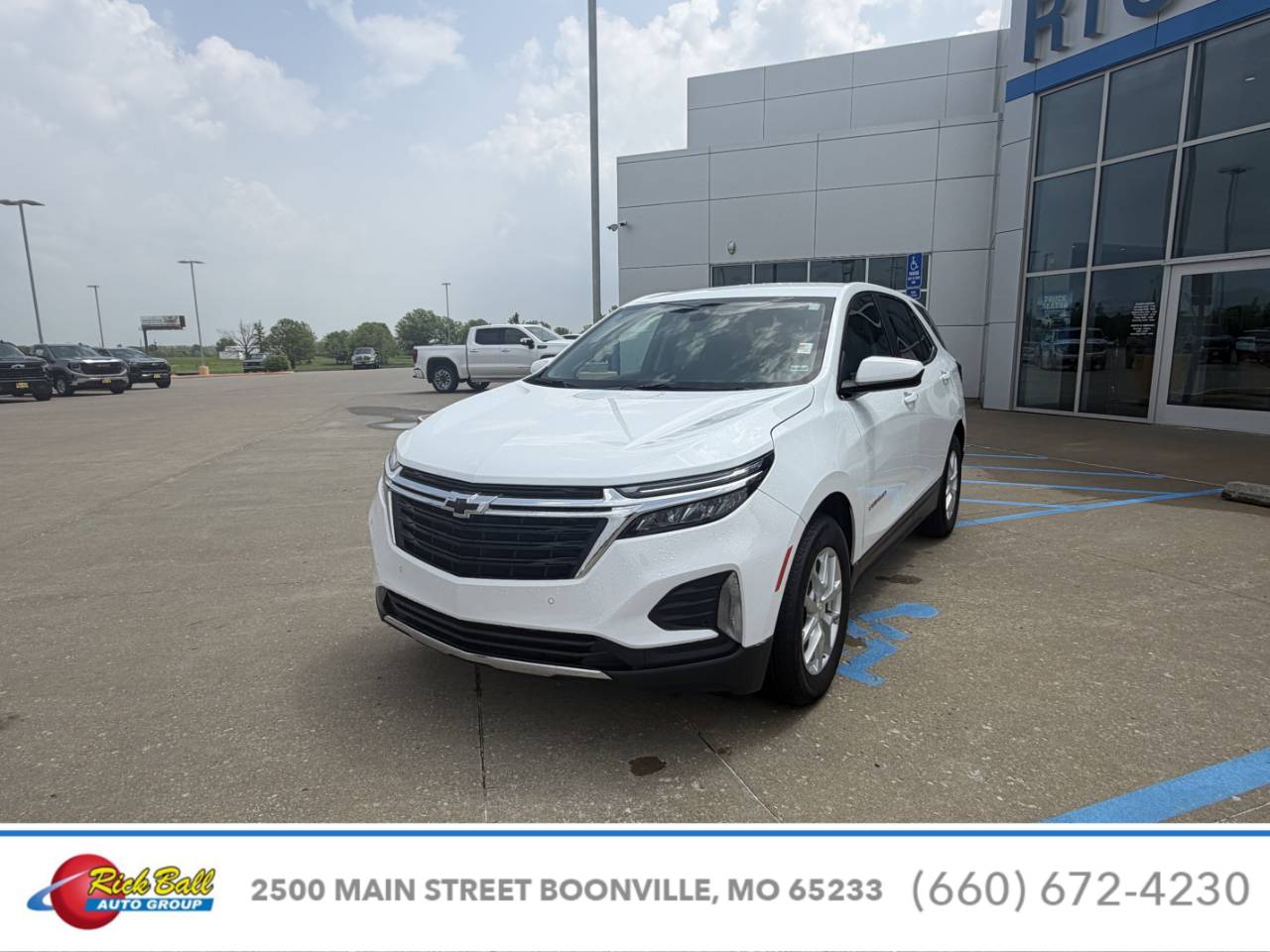 Used 2024 Chevrolet Equinox LT with VIN 3GNAXKEG6RS224940 for sale in Kansas City
