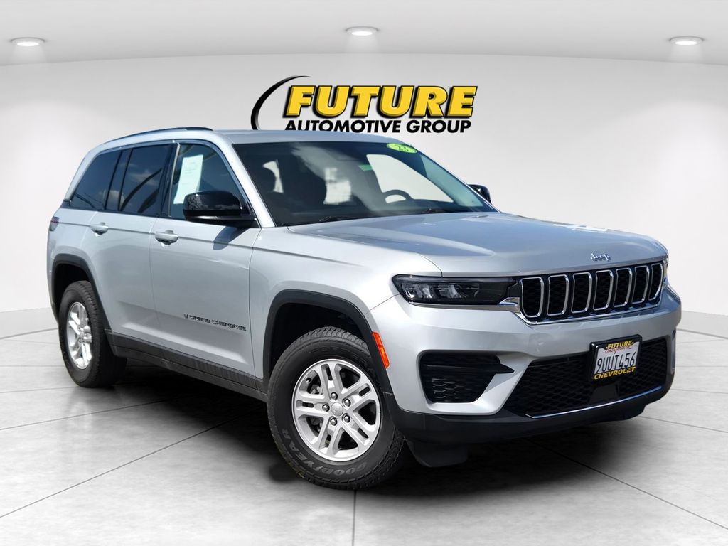 2023 Jeep Grand Cherokee Laredo