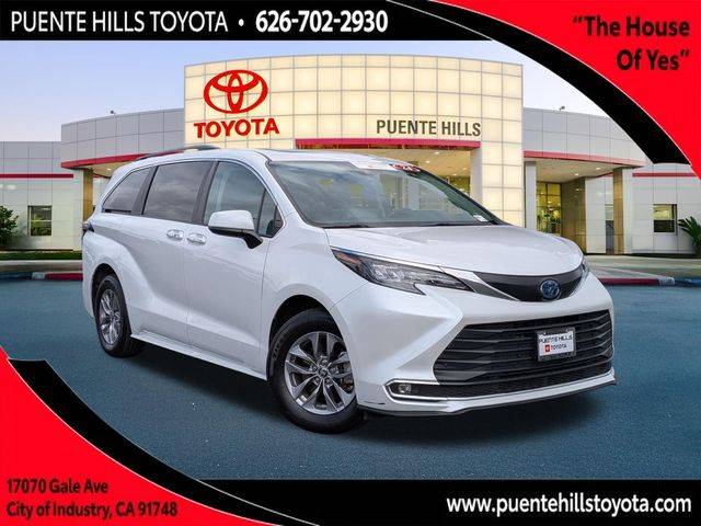 2024 Toyota Sienna XLE