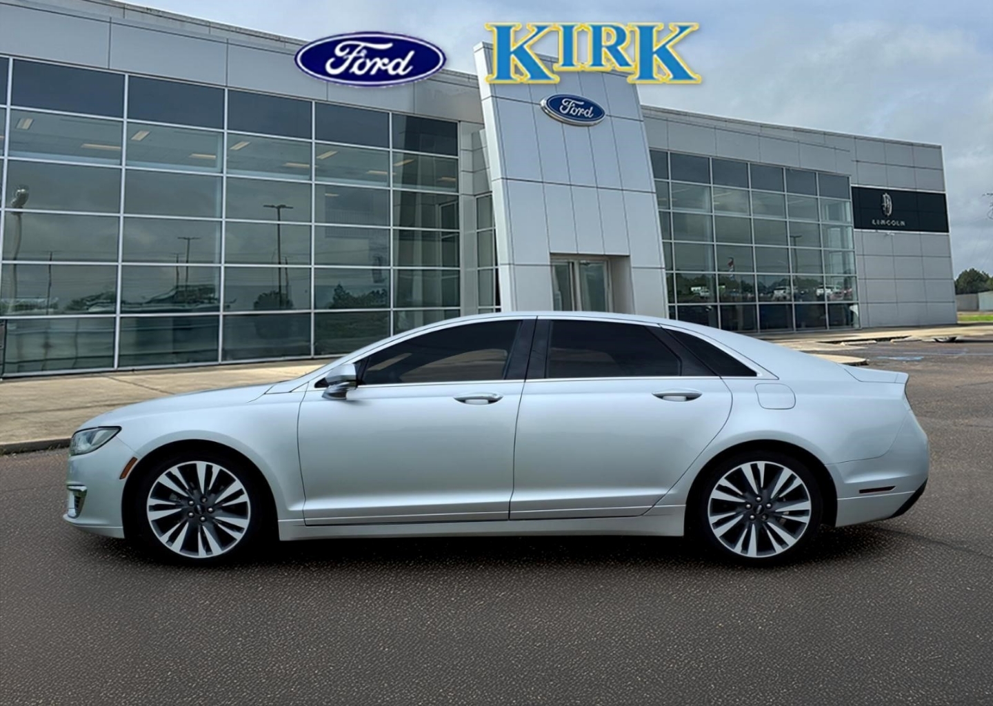 Used 2017 Lincoln MKZ Select with VIN 3LN6L5C9XHR601710 for sale in Grenada, MS