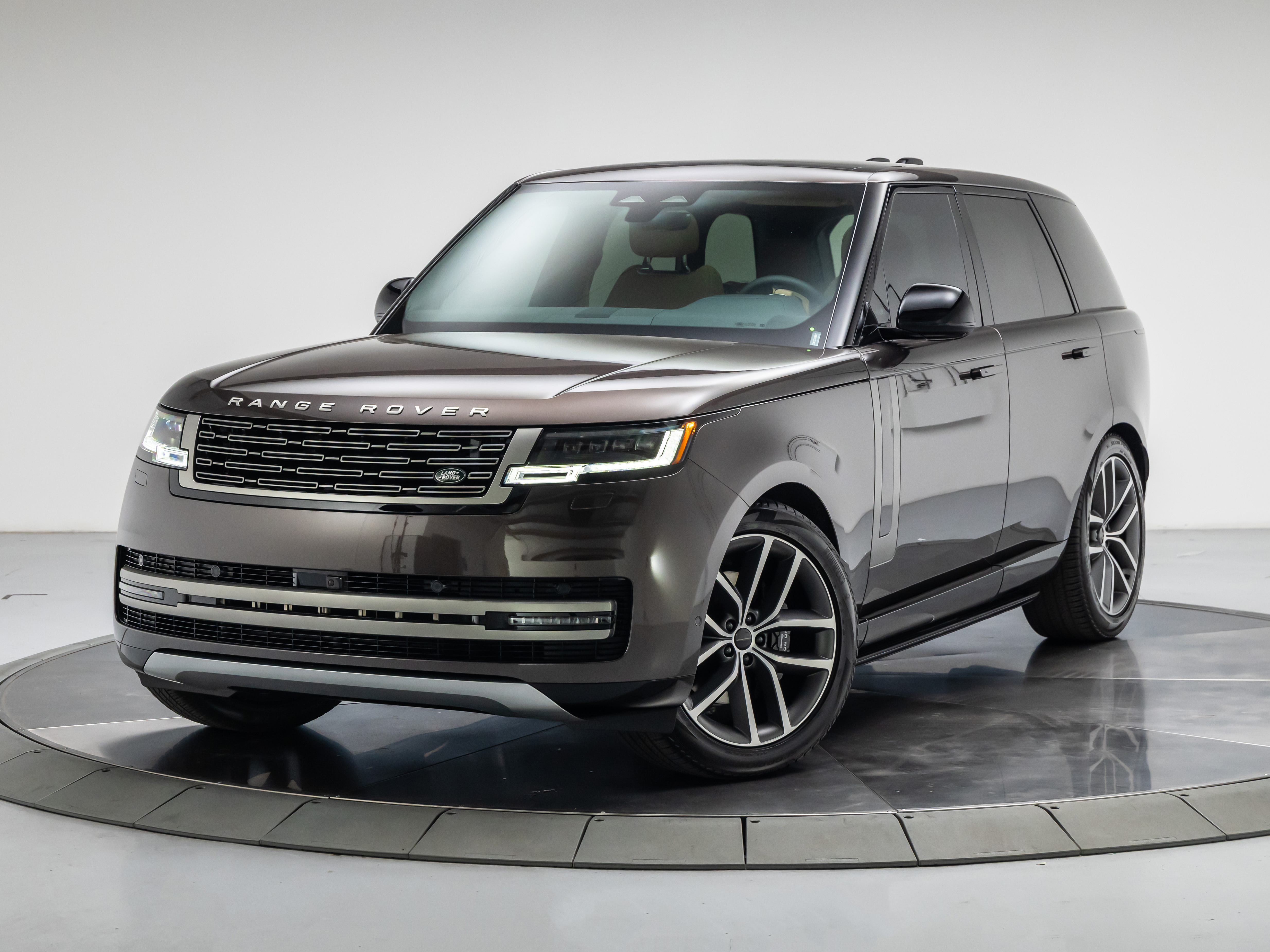 New 2026 Land Rover Range Rover P400 SE