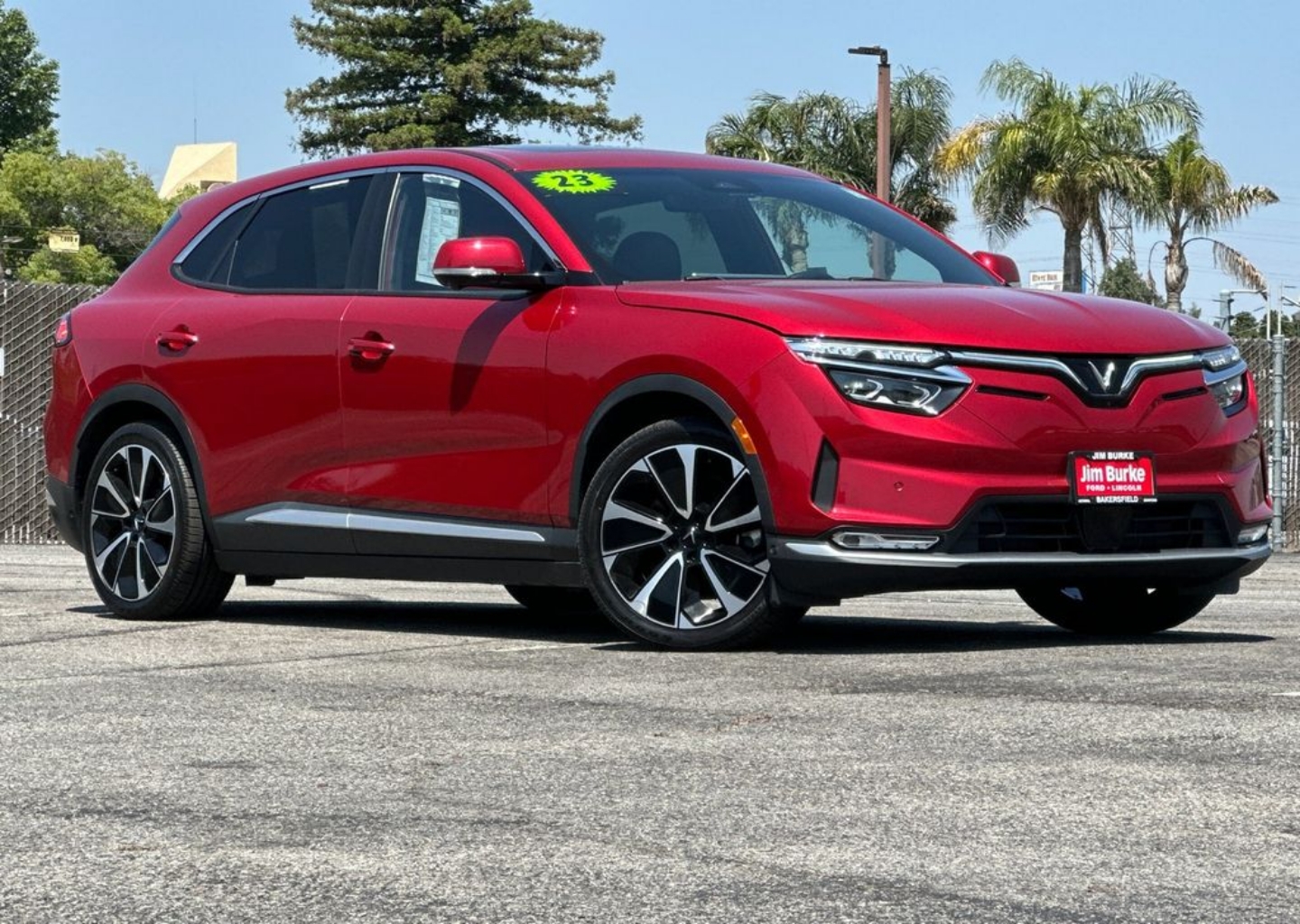 2023 VinFast VF 8 VF 8 Standard Range's photo