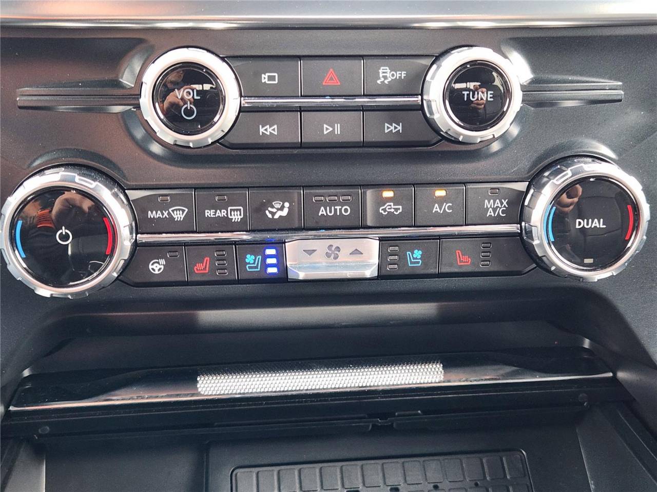 2025 Ford F-150 Lariat - Photo 14