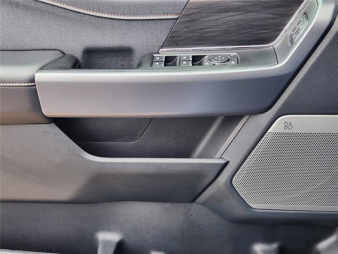 2025 Ford F-150 Lariat - Photo 16