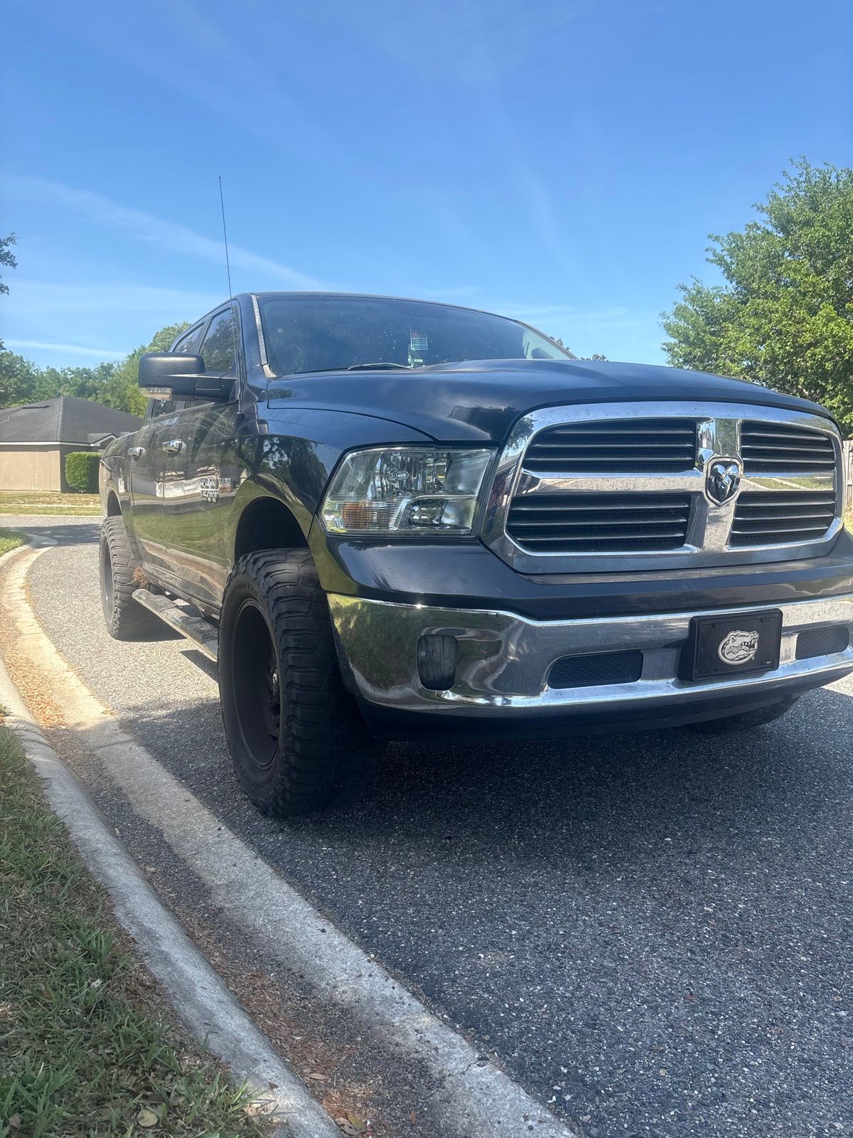 2017 RAM 1500 SLT