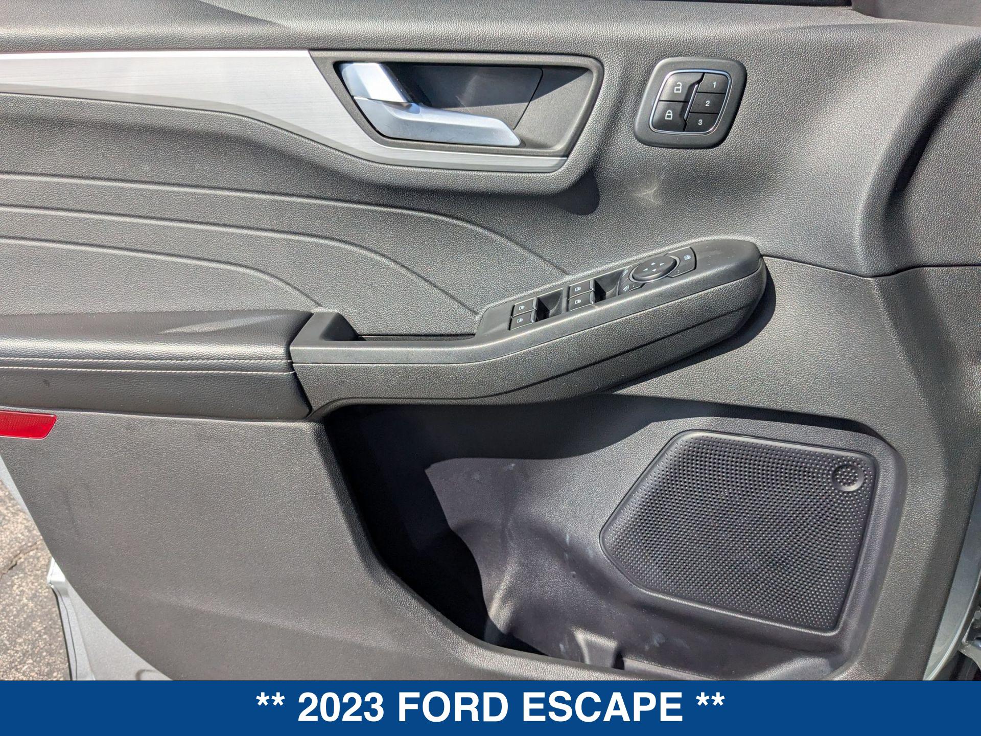 2023 Ford Escape Platinum - Photo 10