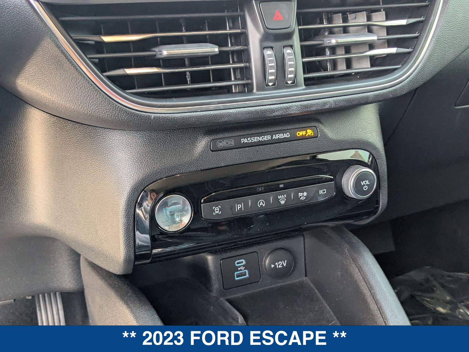 2023 Ford Escape Platinum - Photo 17