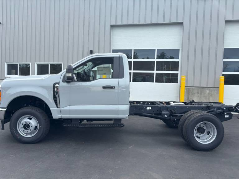 2026 Ford Super Duty F-350 DRW XL