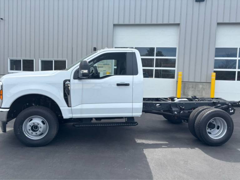 2026 Ford Super Duty F-350 DRW XL