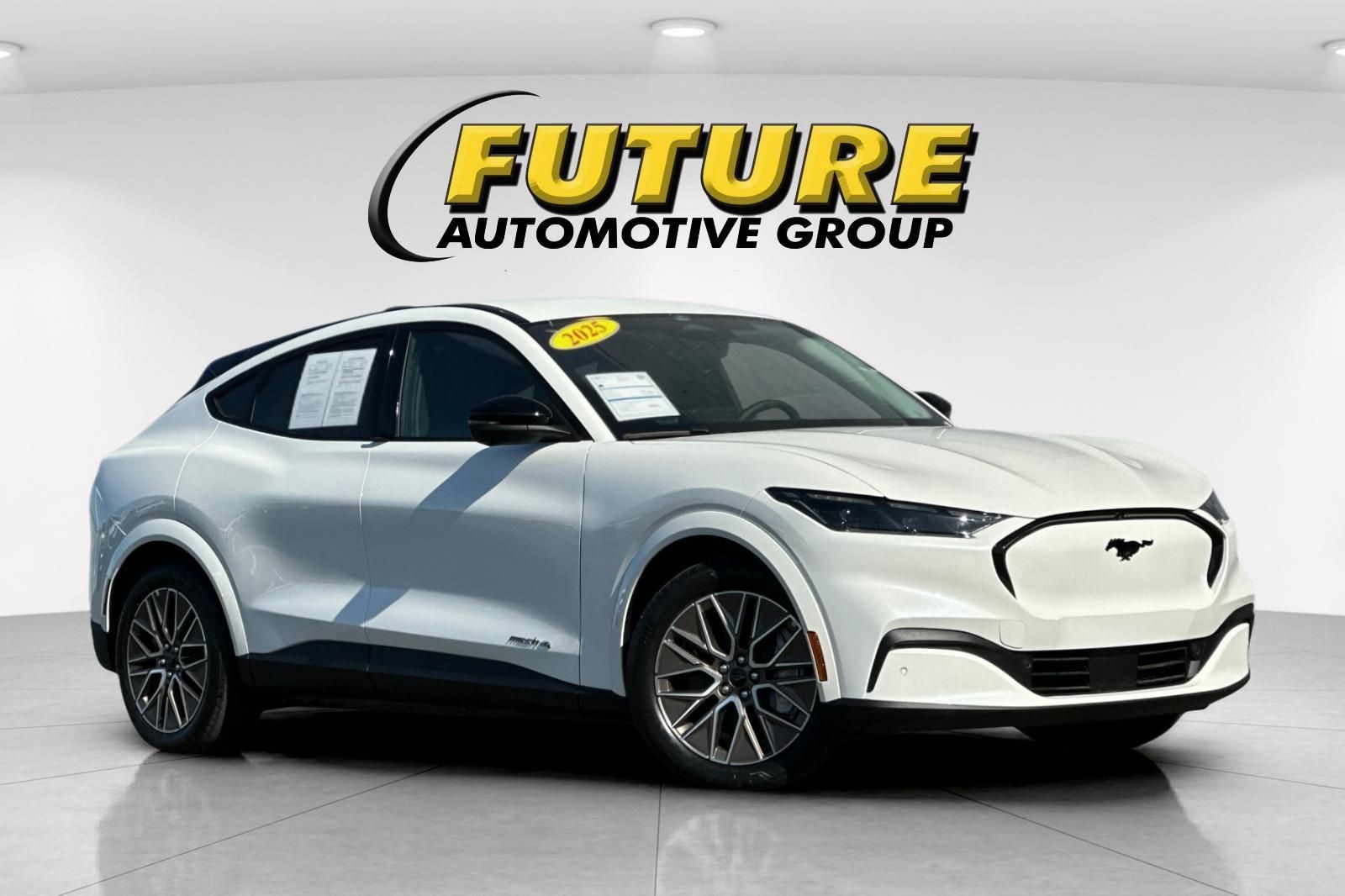 2025 Ford Mustang-Mach-e Premium's photo