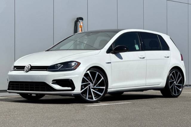 2018 Volkswagen Golf R DCC & Navigation 4Motion