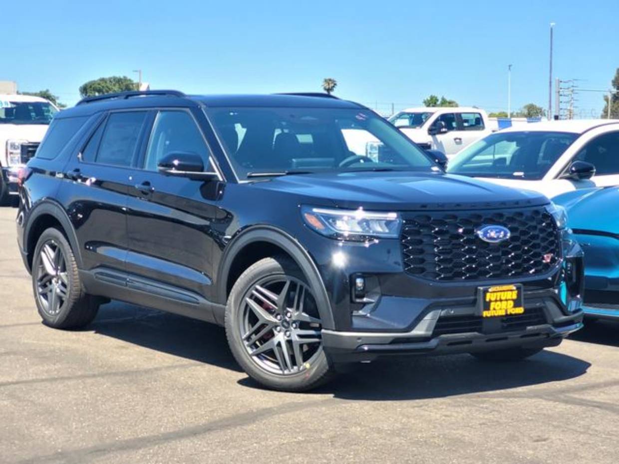 2026 Ford Explorer ST 4WD's photo