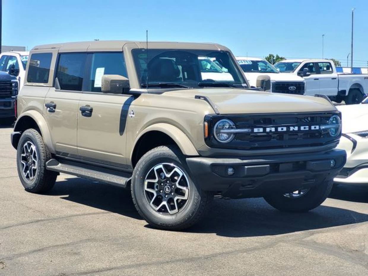 2026 Ford Bronco Outer Banks 4x4's photo