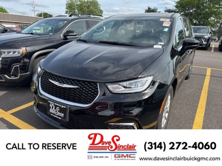 2025 Chrysler Pacifica Select