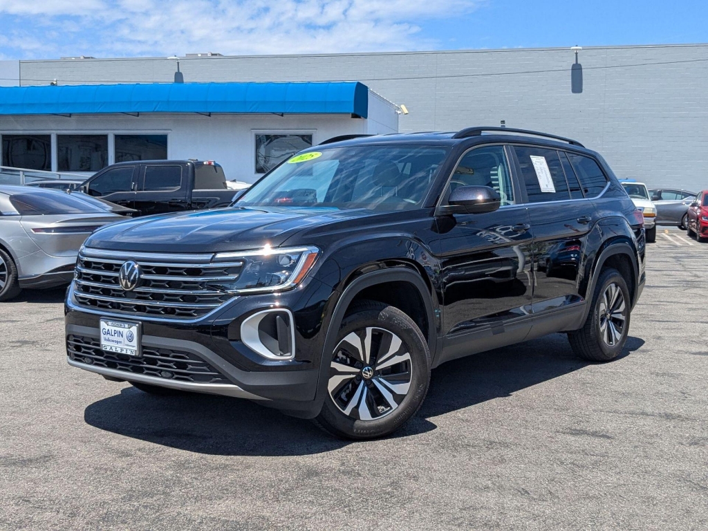 2025 Volkswagen Atlas 2.0T SE