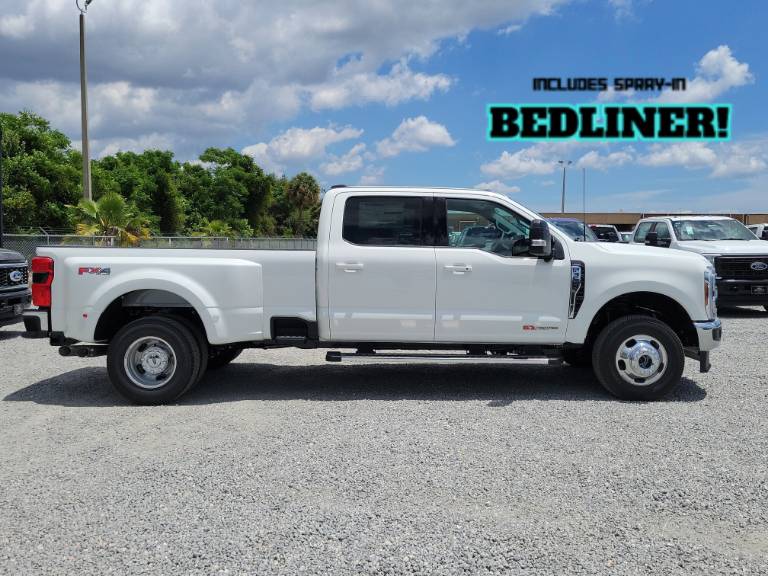 2026 Ford Super Duty F-350 DRW LARIAT