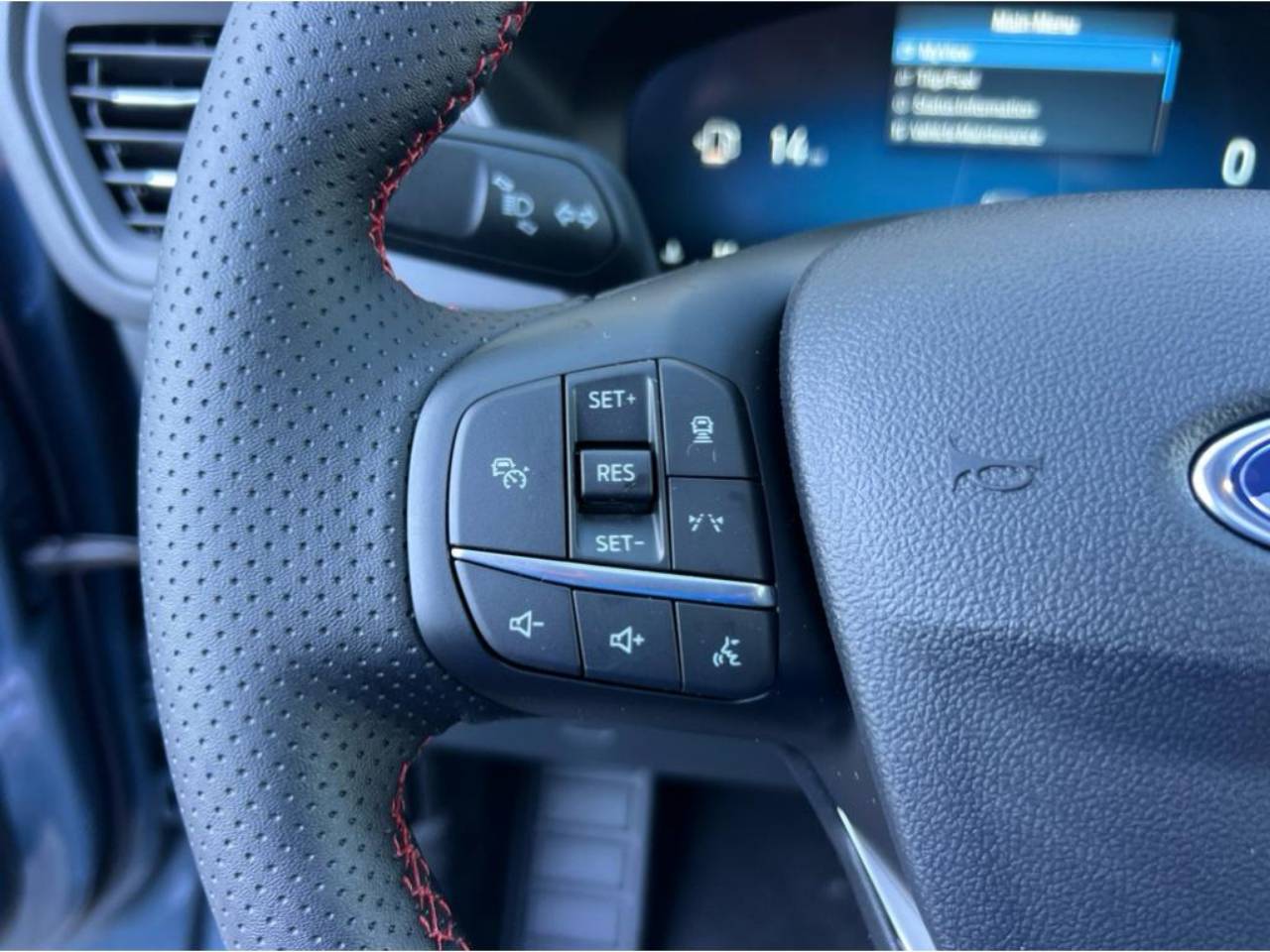 2025 Ford Escape ST-Line Select - Photo 13