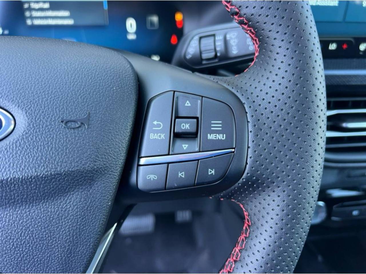 2025 Ford Escape ST-Line Select - Photo 15