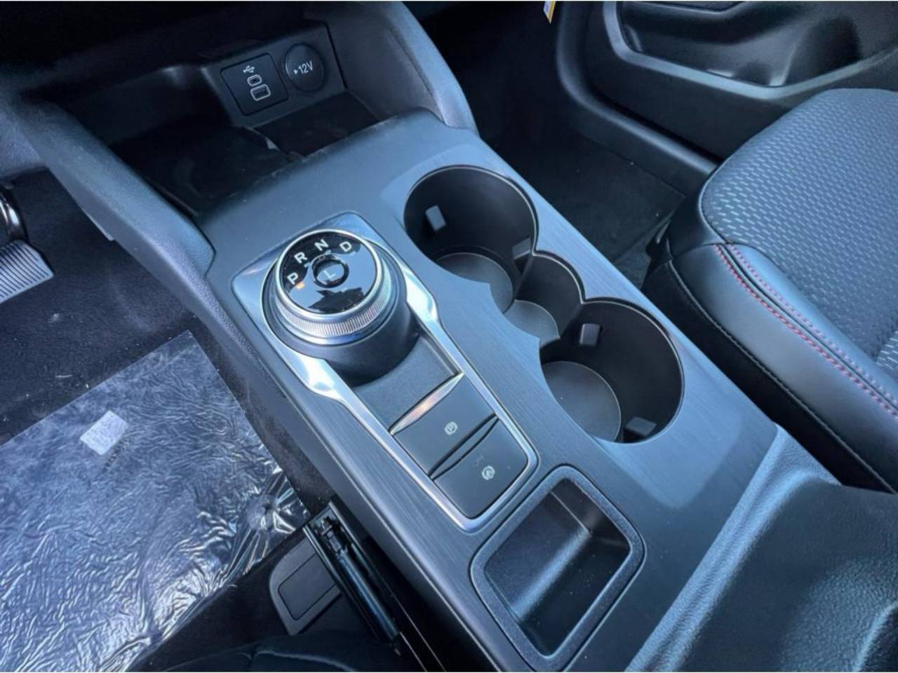 2025 Ford Escape ST-Line Select - Photo 19