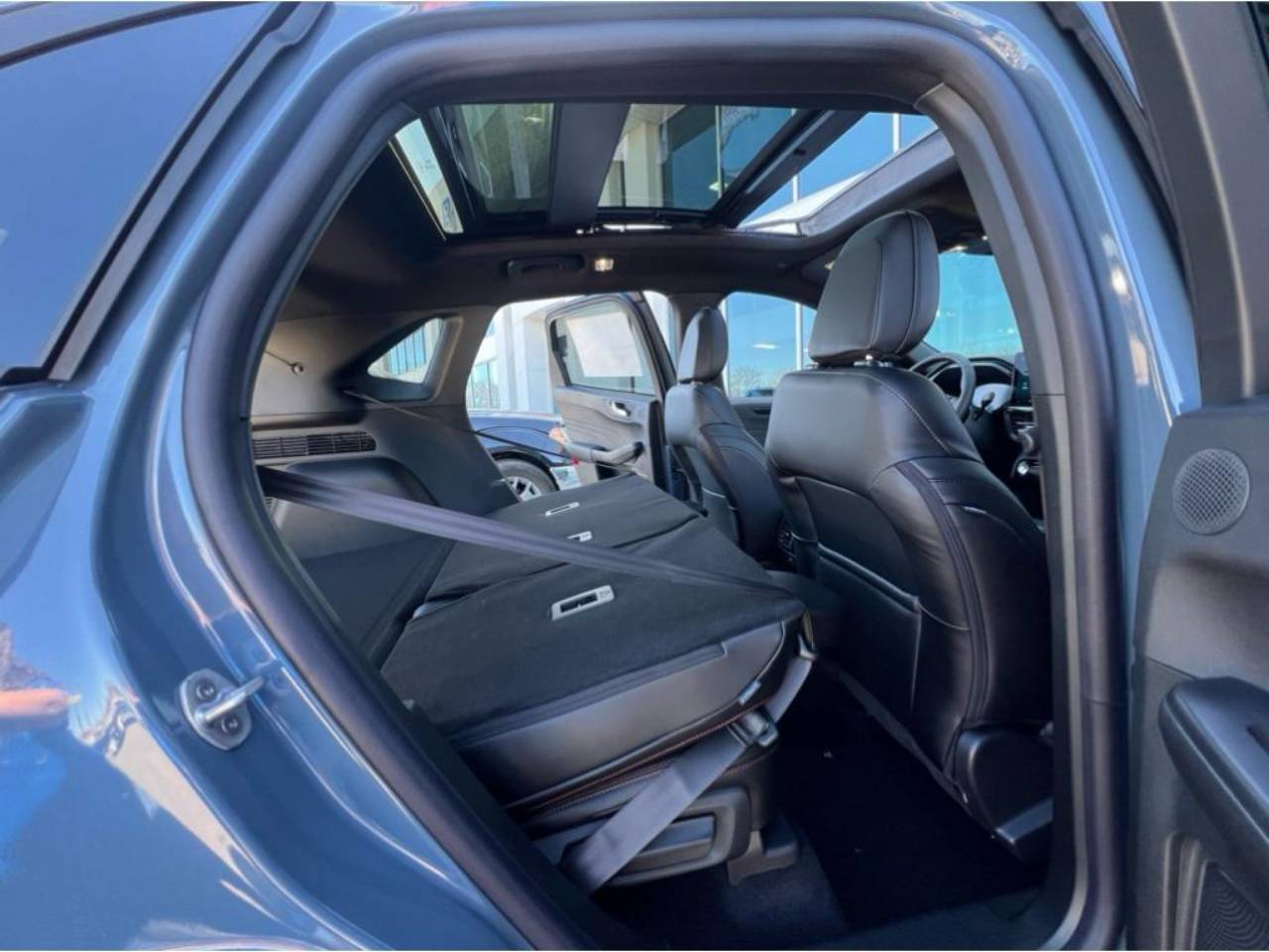 2025 Ford Escape ST-Line Select - Photo 28