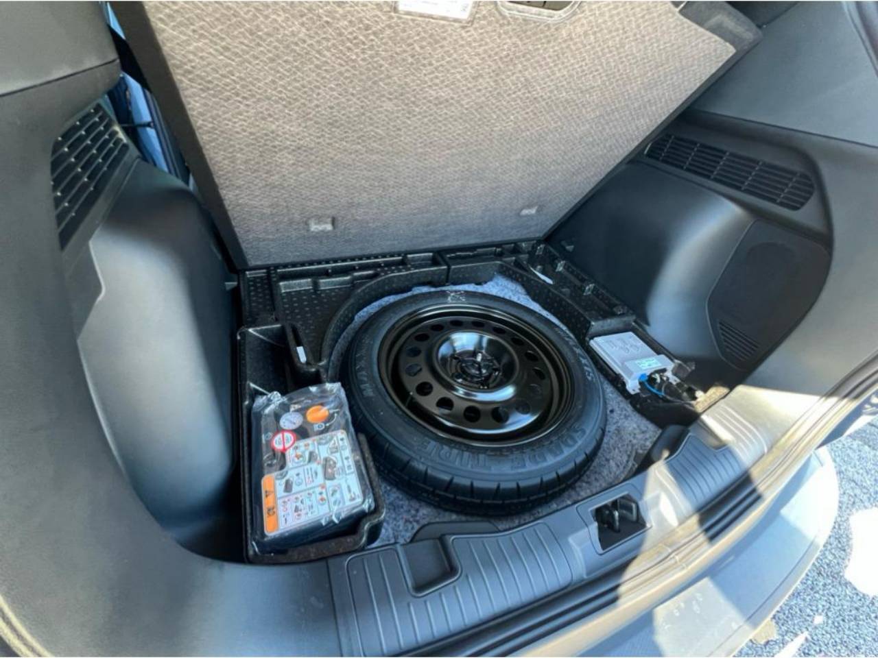 2025 Ford Escape ST-Line Select - Photo 30