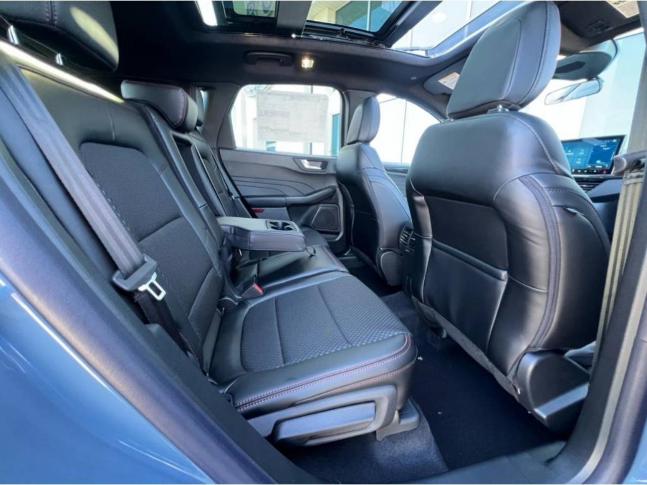 2025 Ford Escape ST-Line Select - Photo 33