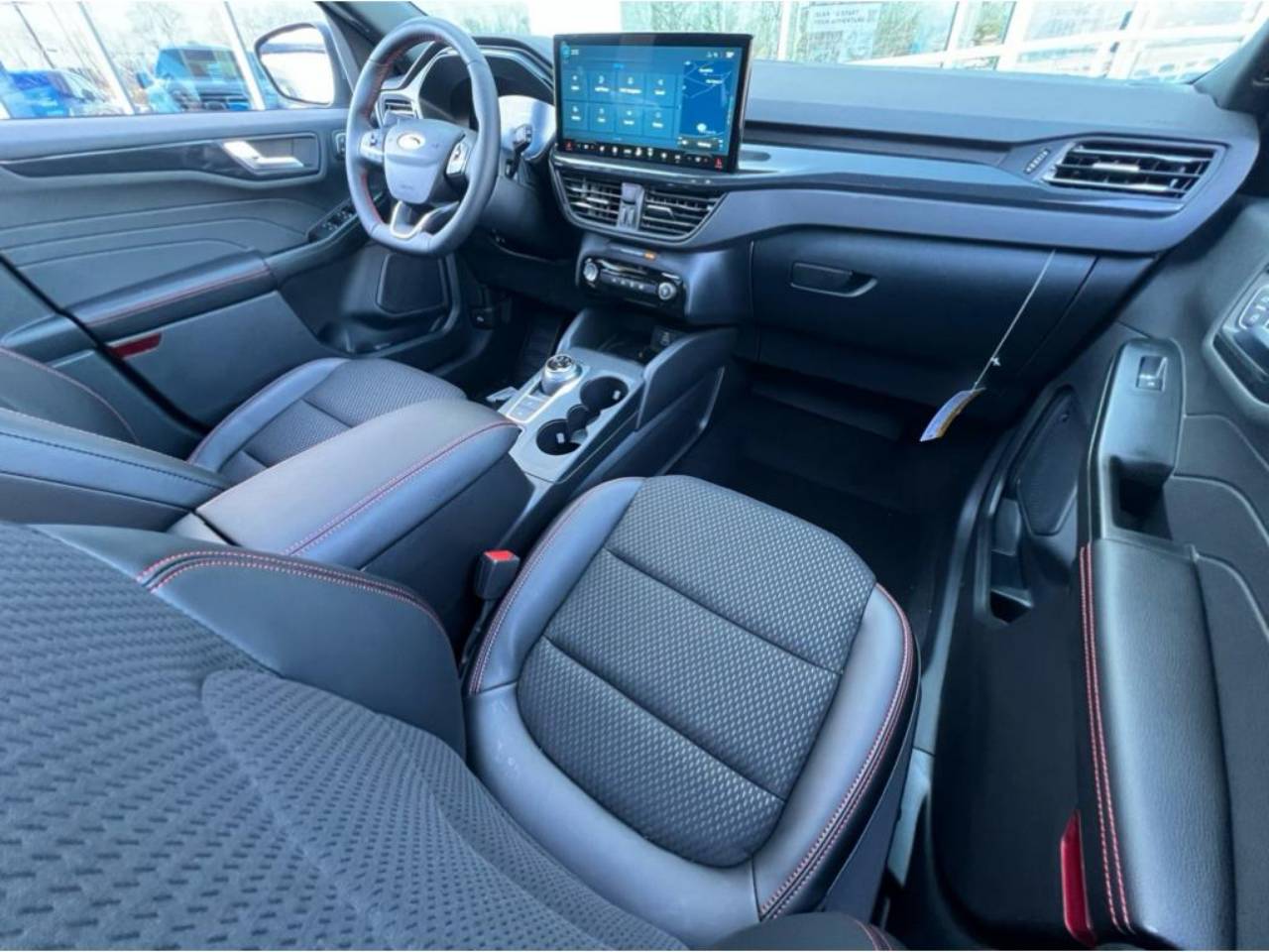 2025 Ford Escape ST-Line Select - Photo 35