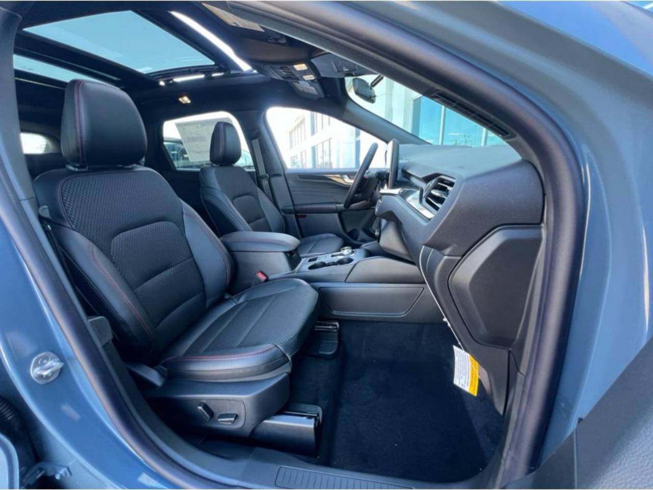 2025 Ford Escape ST-Line Select - Photo 36