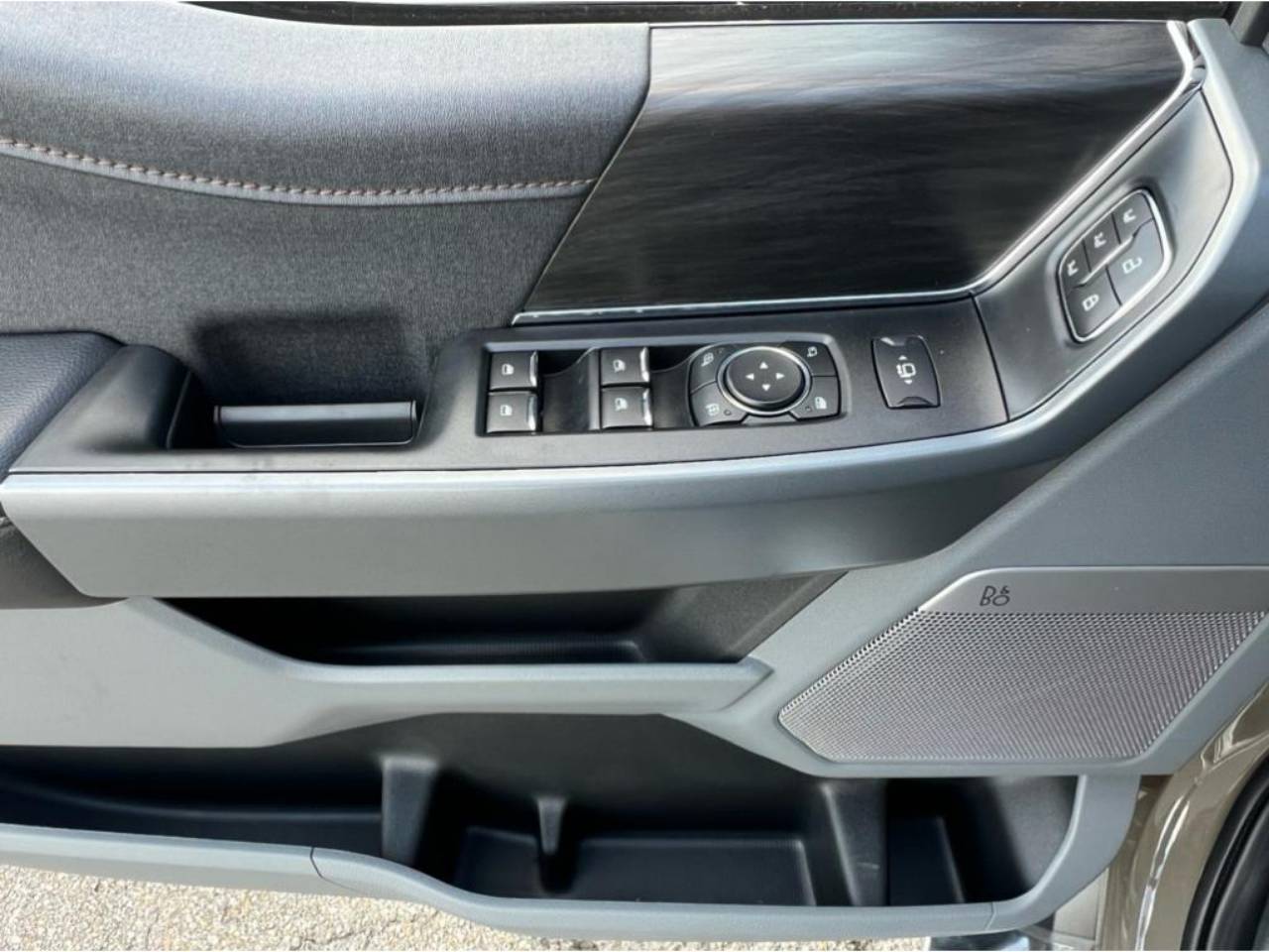 2025 Ford F-150 Lariat - Photo 10