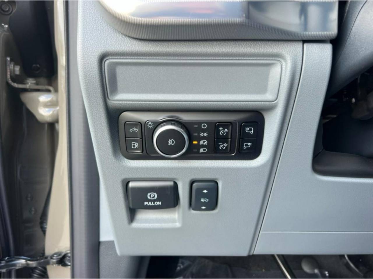 2025 Ford F-150 Lariat - Photo 11