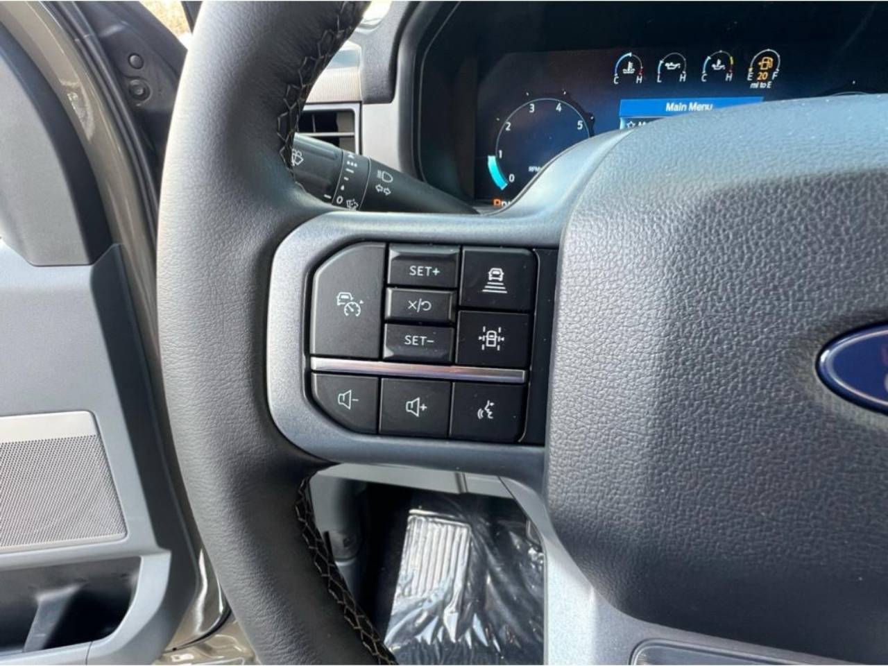 2025 Ford F-150 Lariat - Photo 13