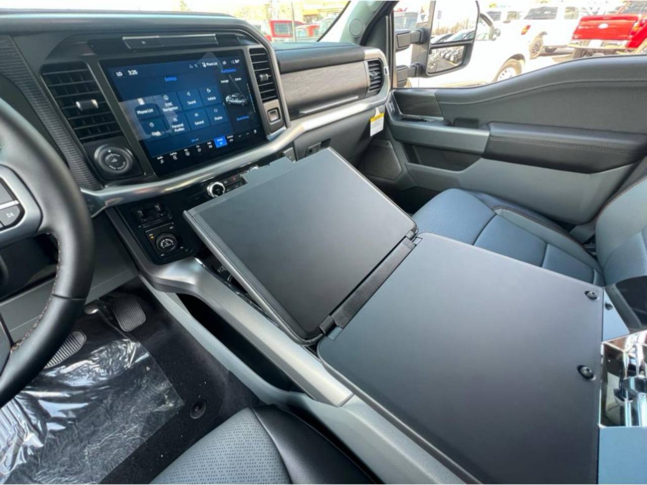 2025 Ford F-150 Lariat - Photo 24