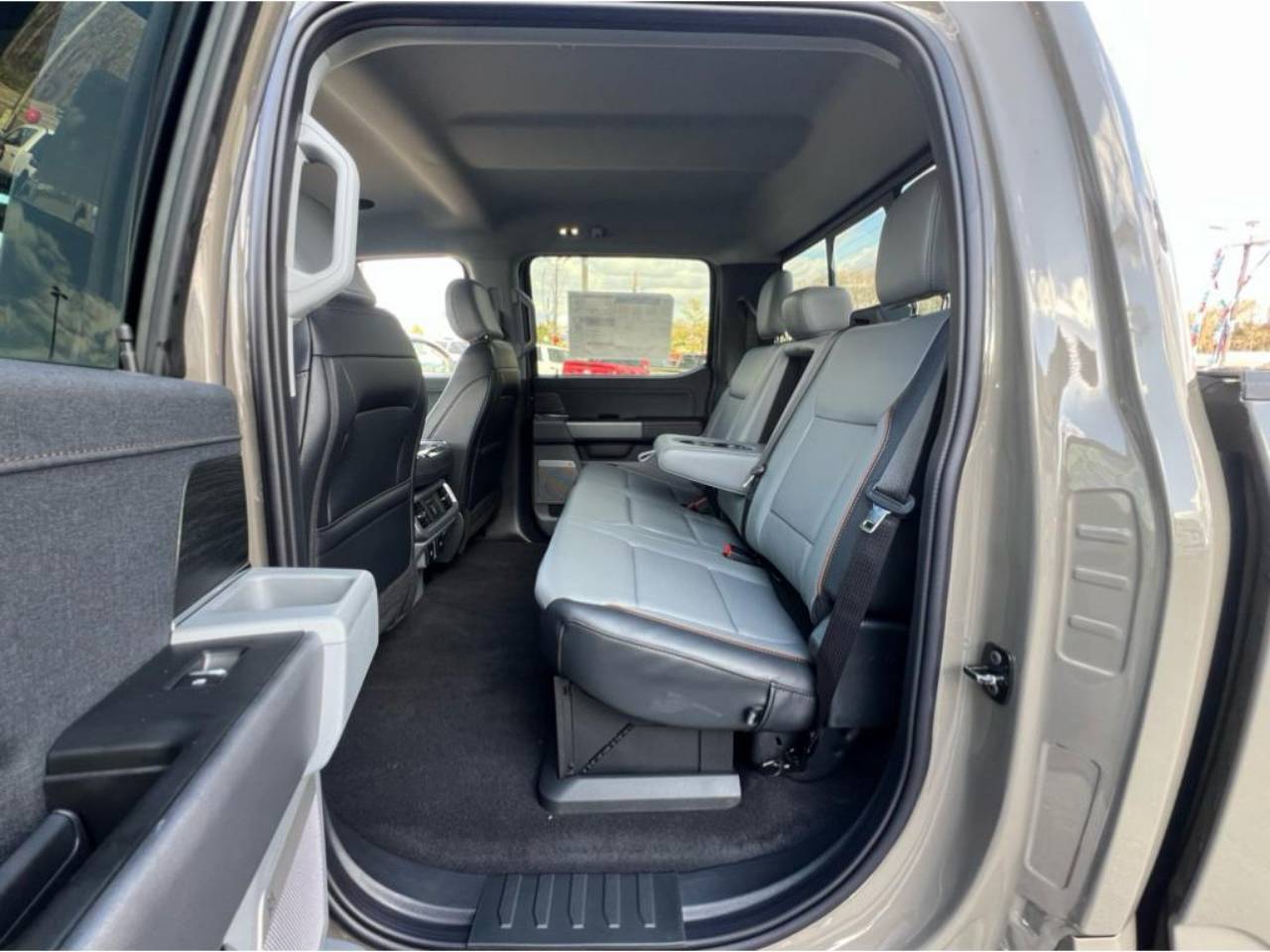 2025 Ford F-150 Lariat - Photo 30
