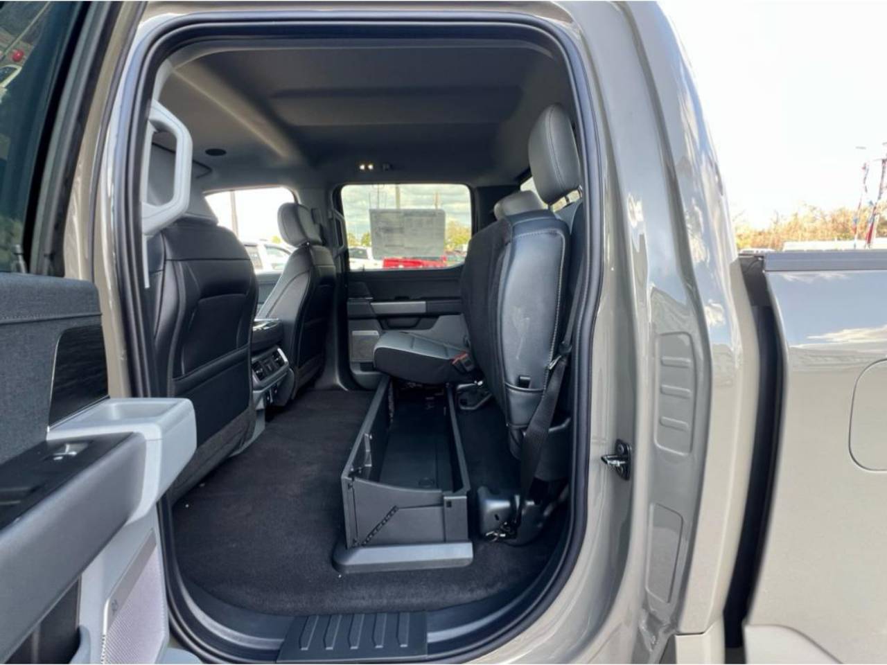 2025 Ford F-150 Lariat - Photo 31
