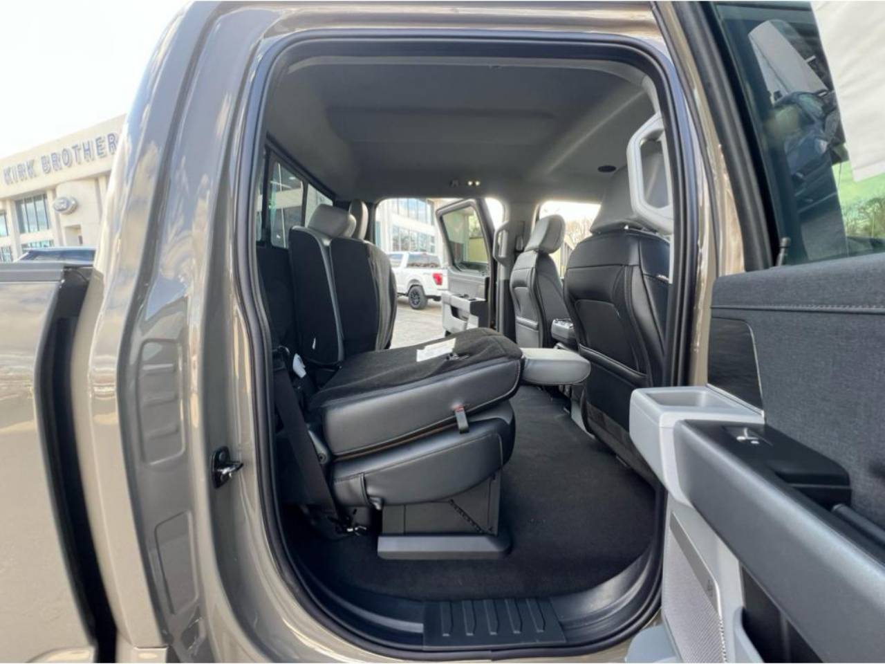 2025 Ford F-150 Lariat - Photo 34