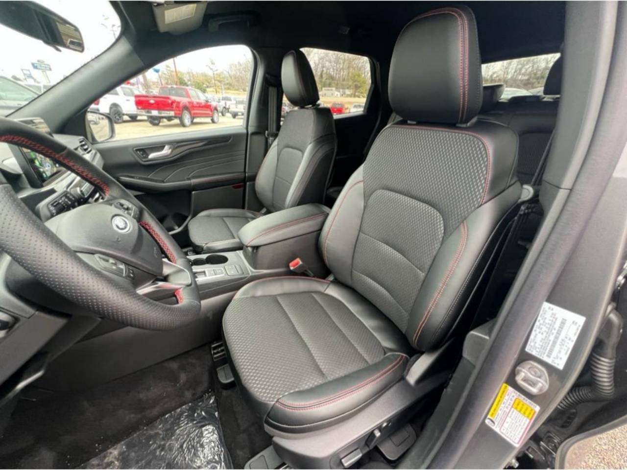 2025 Ford Escape ST-Line Select - Photo 11