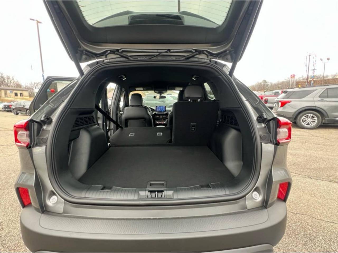 2025 Ford Escape ST-Line Select - Photo 29