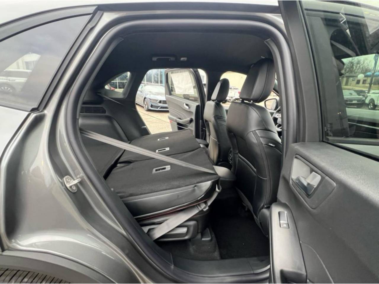 2025 Ford Escape ST-Line Select - Photo 30